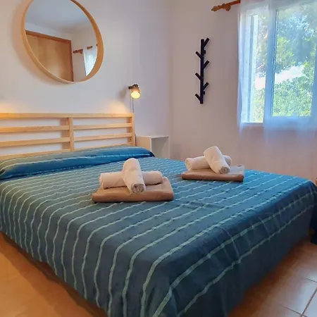 Golondrinas - Tramuntana Cala'N Bosch (Menorca)